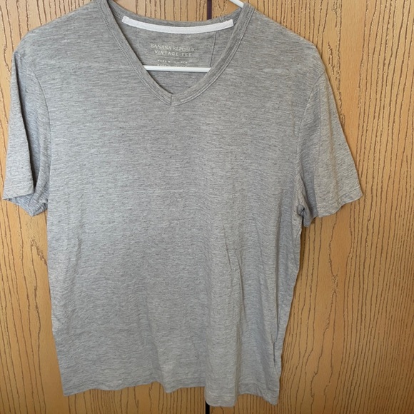 banana republic tshirt